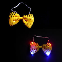 Laden Sie das Bild in den Galerie-Viewer, 1 LED Pailletten-Fliege (Farbauswahl)
