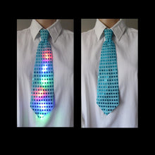 Laden Sie das Bild in den Galerie-Viewer, 1 LED Krawatte (Farbauswahl)

