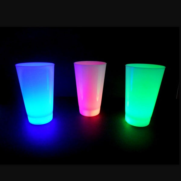 1 LED Becher weiß