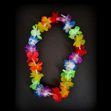 Laden Sie das Bild in den Galerie-Viewer, 1 LED Hawaiikette multicolor
