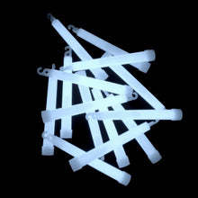 Laden Sie das Bild in den Galerie-Viewer, 25 Power Knicklichter 150 x 15 mm in WEISS - Bulk
