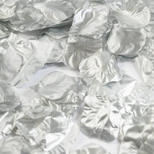 Laden Sie das Bild in den Galerie-Viewer, Streu-Deko Rosenblätter METALLIC SILBER 144 St.
